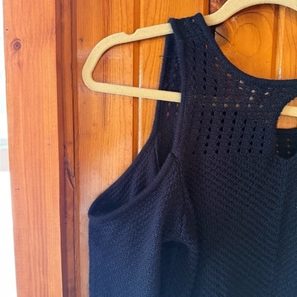 Lauren Conrad Navy Blue Knit Short Sleeve Sweater Scalloped and Eyelet Pattern - Picture 4 of 4